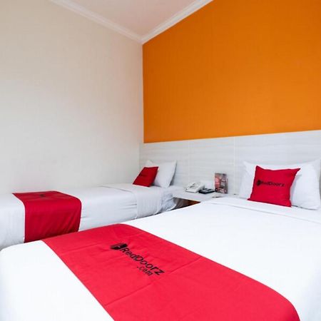 Reddoorz Plus @ Hotel Alden ماكاسار المظهر الخارجي الصورة