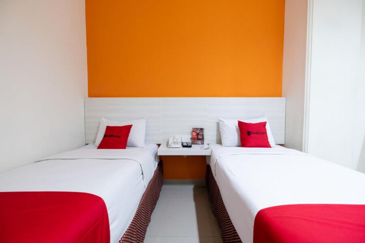Reddoorz Plus @ Hotel Alden ماكاسار المظهر الخارجي الصورة