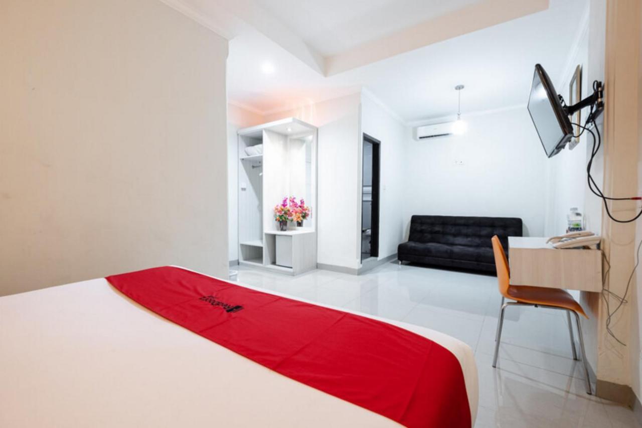 Reddoorz Plus @ Hotel Alden ماكاسار المظهر الخارجي الصورة