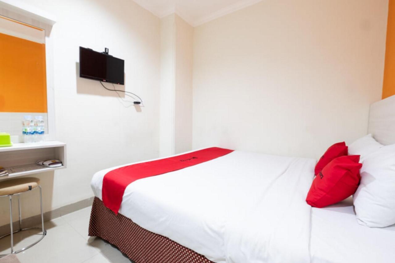 Reddoorz Plus @ Hotel Alden ماكاسار المظهر الخارجي الصورة