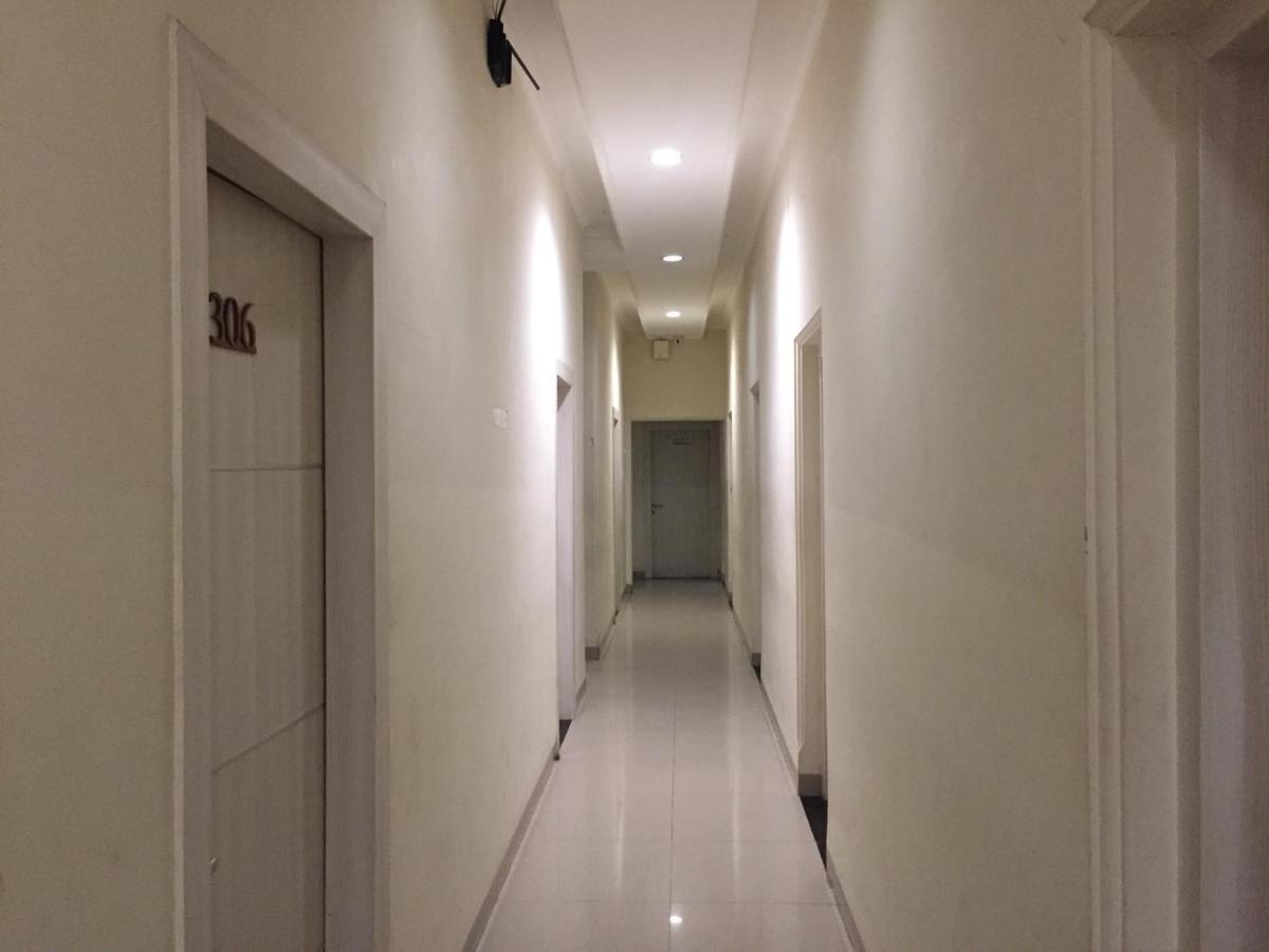 Reddoorz Plus @ Hotel Alden ماكاسار المظهر الخارجي الصورة
