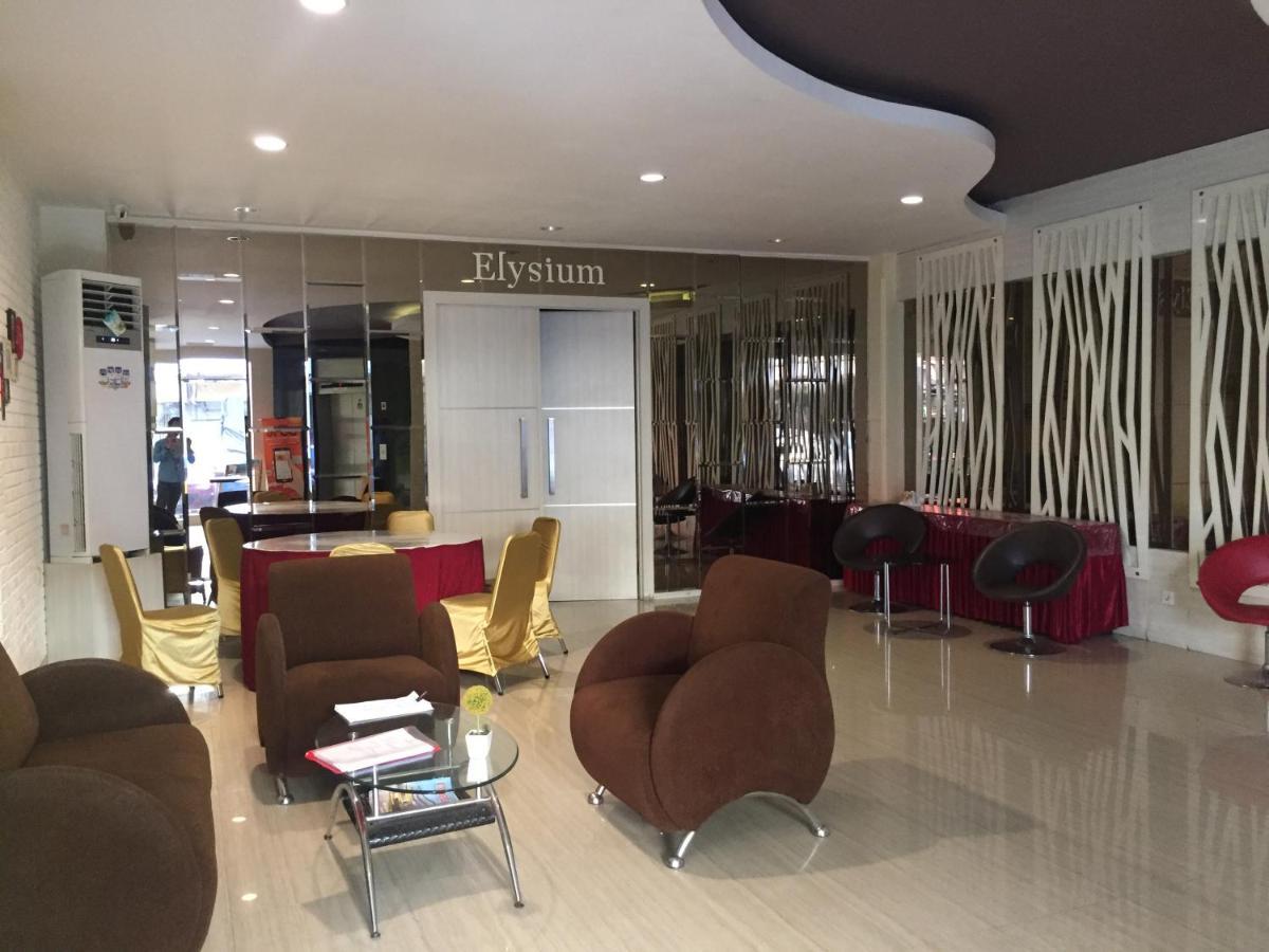 Reddoorz Plus @ Hotel Alden ماكاسار المظهر الخارجي الصورة